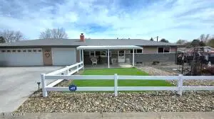2908 Richey Rd, Yakima, WA 98902