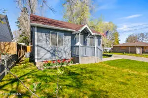 607 W Viola Ave, Yakima, WA 98902 - #2