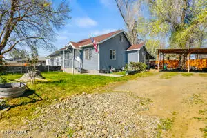 607 W Viola Ave, Yakima, WA 98902 - #3