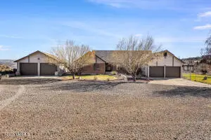 290 Trails End Ln, Yakima, WA 98908