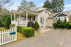 702 S 30th Ave, Yakima, WA 98902 - #1