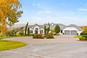 71 Koda Dr, Selah, WA 98942