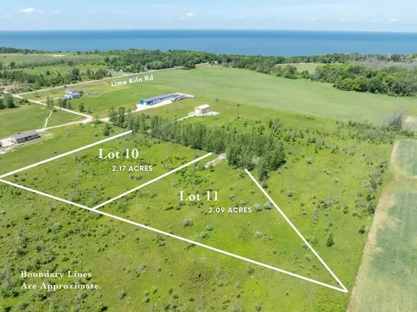 10 & 11 Cherney Ln, Sturgeon Bay, WI 54235