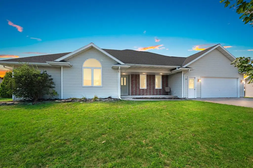 33 Ashland Ave, Sturgeon Bay, WI 54235 - #1