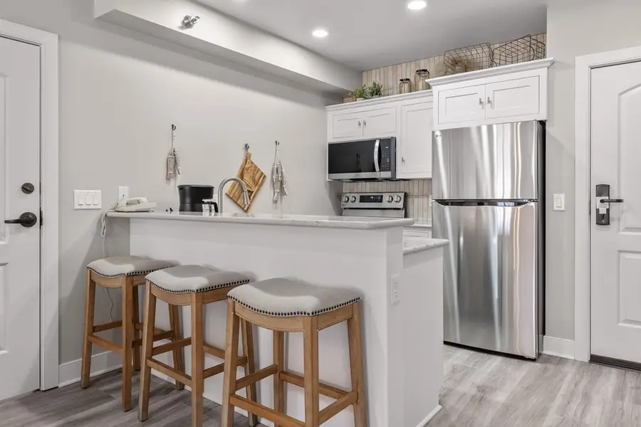 107 N 1st Ave #213/ 215/217, Sturgeon Bay, WI 54235 - Image #2