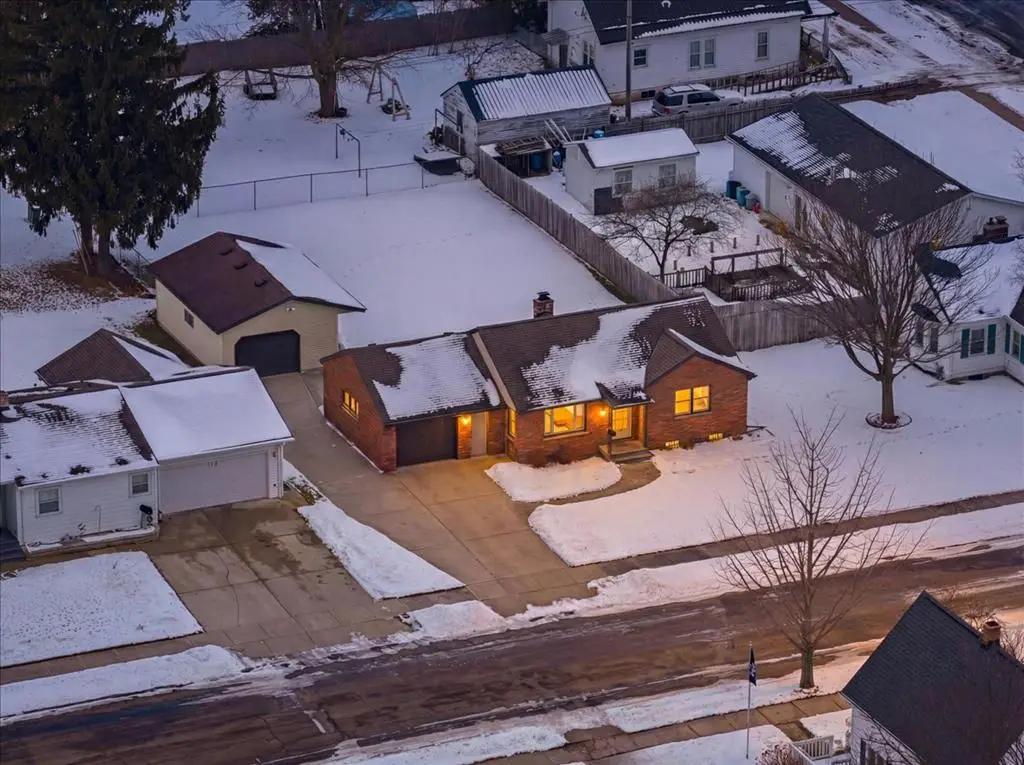 705 2nd St, Kewaunee, WI 54216 - #1