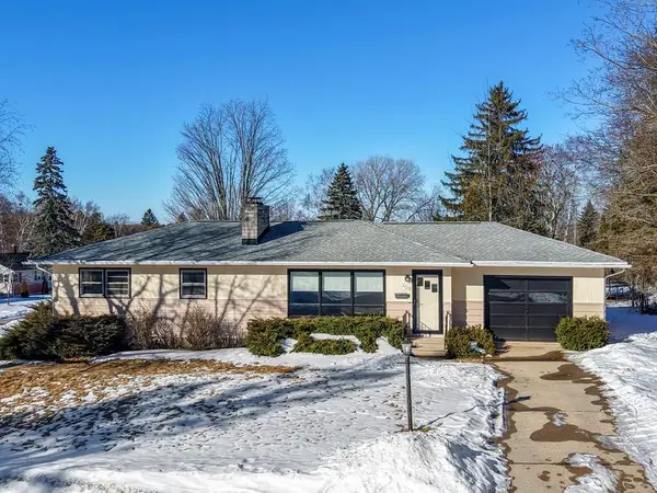 308 W Pine St, Sturgeon Bay, WI 54235