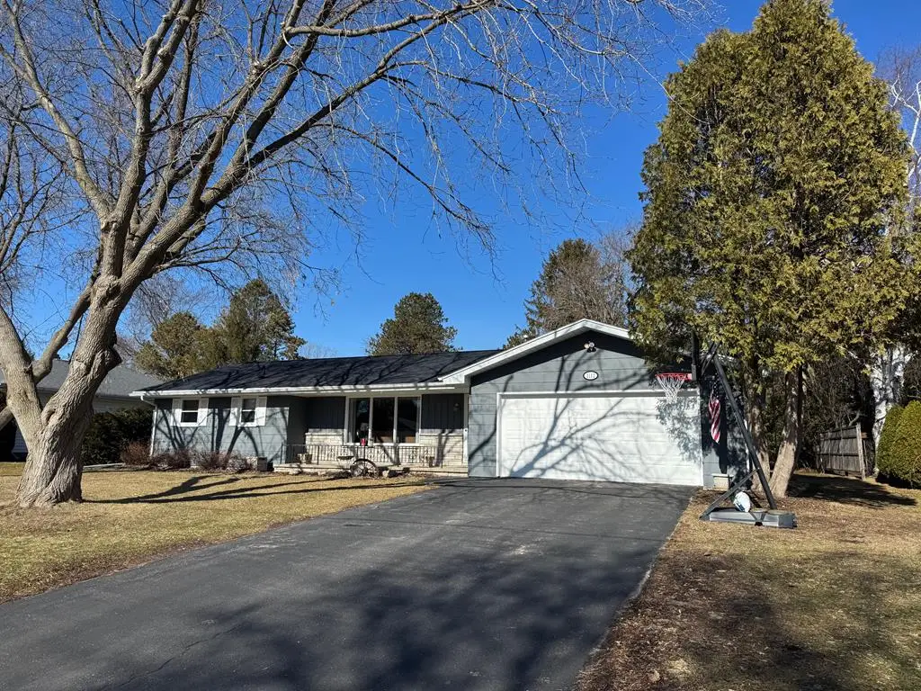 1112 Texas St, Sturgeon Bay, WI 54235 - #1