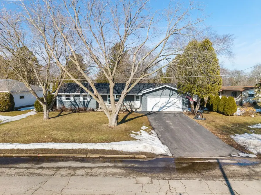 1112 Texas St, Sturgeon Bay, WI 54235 - #2