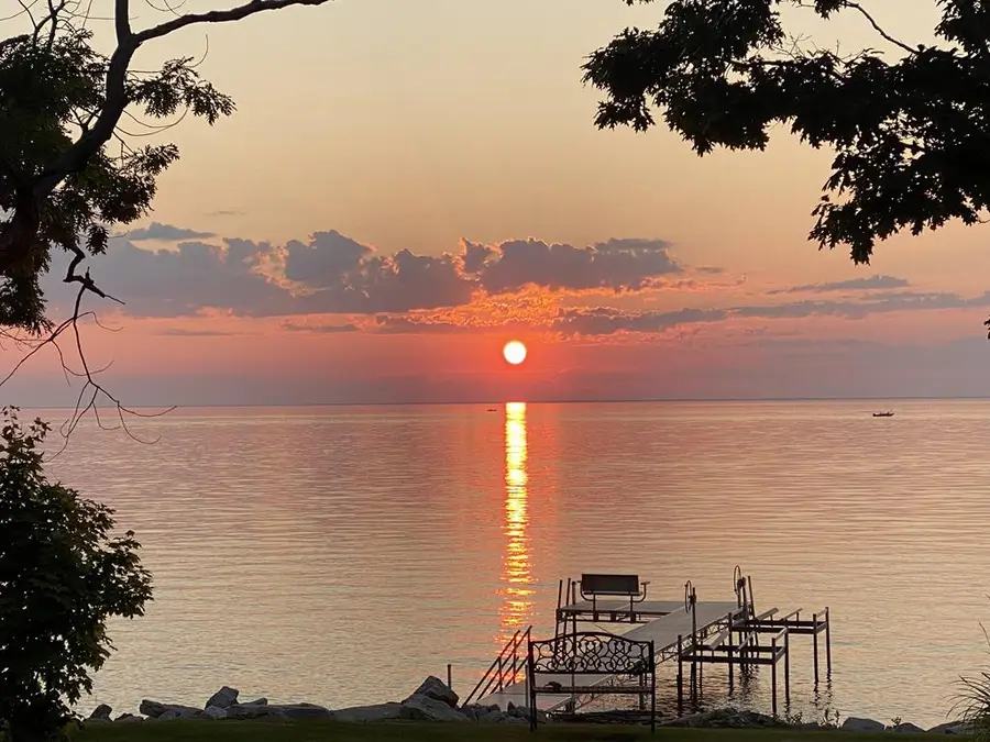 2153 Middle Dr, Brussels, WI 54204 - #2