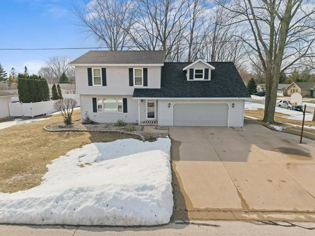 355 N 15th Dr, Sturgeon Bay, WI 54235 - #1