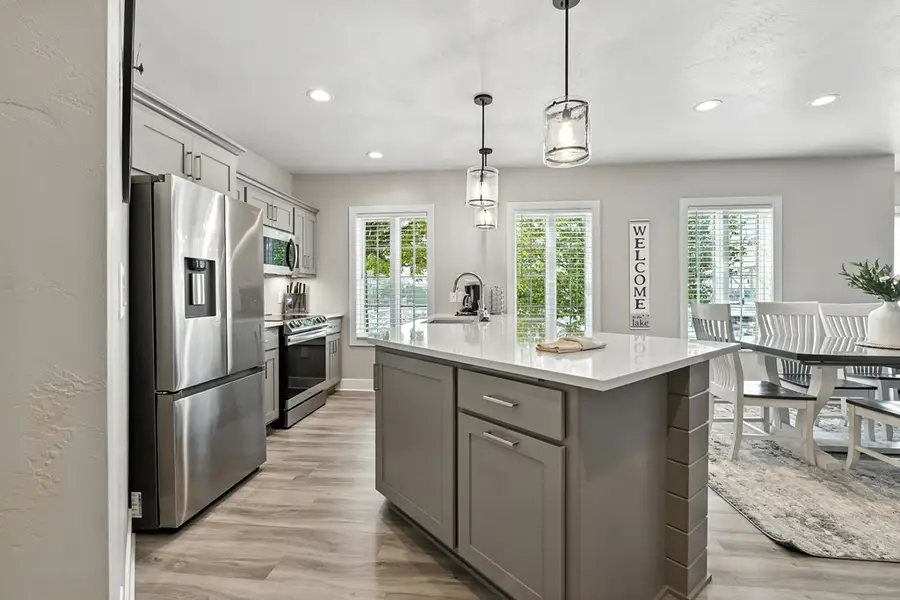 107 N 1st Ave #119/121, Sturgeon Bay, WI 54235 - #2