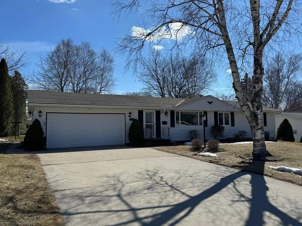 315 W Redwood St, Sturgeon Bay, WI 54235 - #1