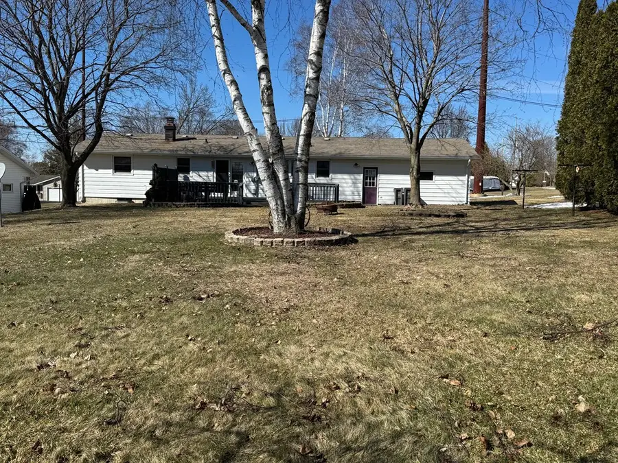 315 W Redwood St, Sturgeon Bay, WI 54235 - #3