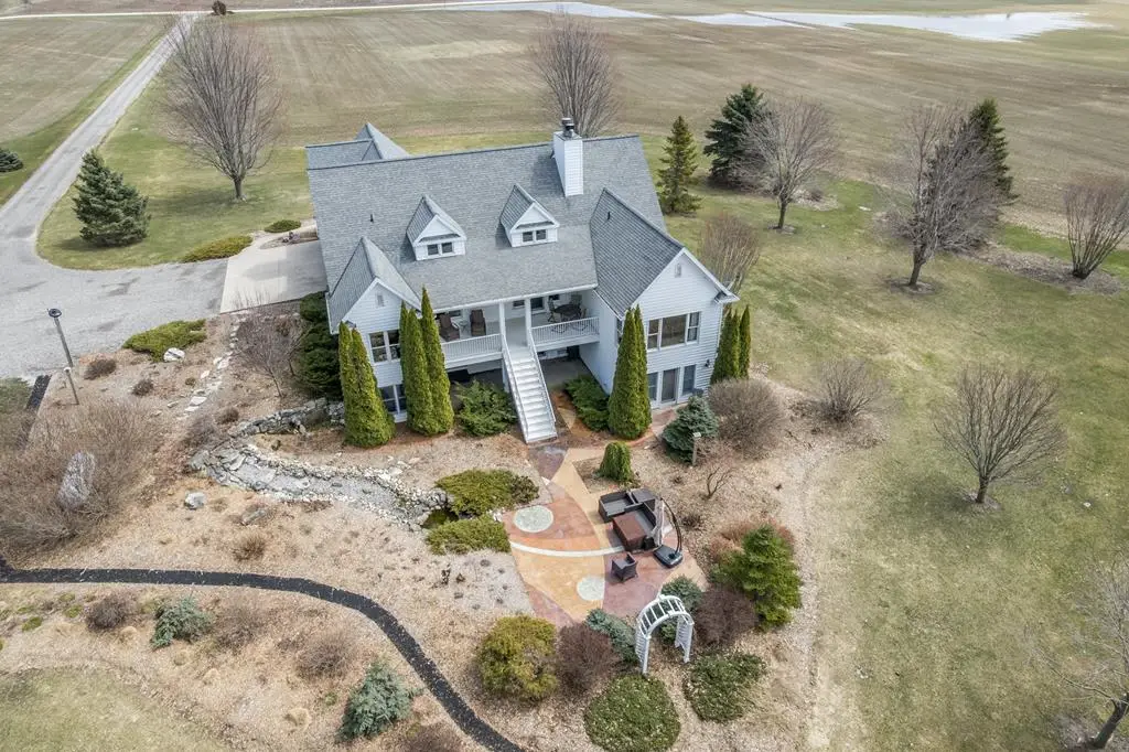 4951 Country View Rd, Sturgeon Bay, WI 54235 - #1