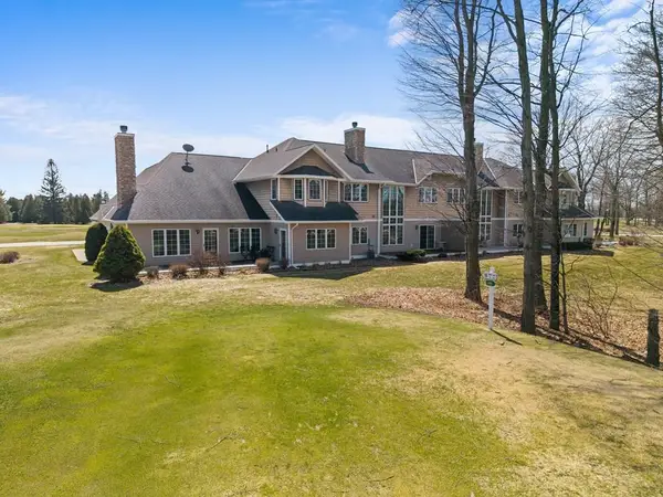 7681 Bonnie Brae Dr #104, Baileys Harbor, WI 54202