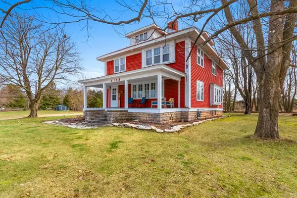 1118 N 8th Ave, Sturgeon Bay, WI 54235