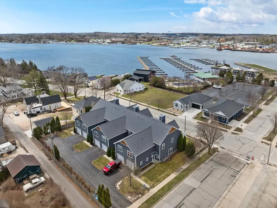 416 S 3rd Ave #104, Sturgeon Bay, WI 54235 - #3