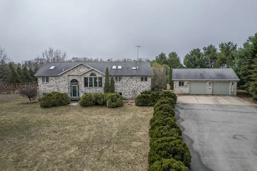 E7009 Jackson Rd, Algoma, WI 54201 - #2