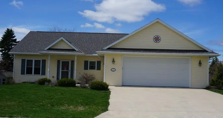 615 S 17th Pl, Sturgeon Bay, WI 54235 - #2