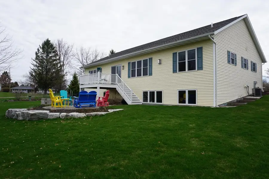 615 S 17th Pl, Sturgeon Bay, WI 54235 - #3