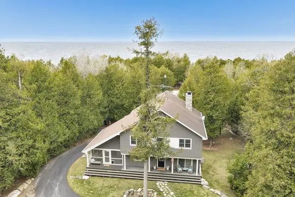 5012 Bay Shore Dr, Sturgeon Bay, WI 54235