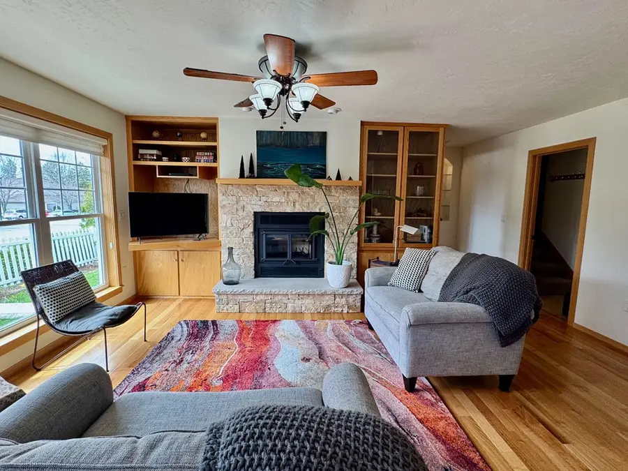 1823 Kentucky St, Sturgeon Bay, WI 54235 - #3