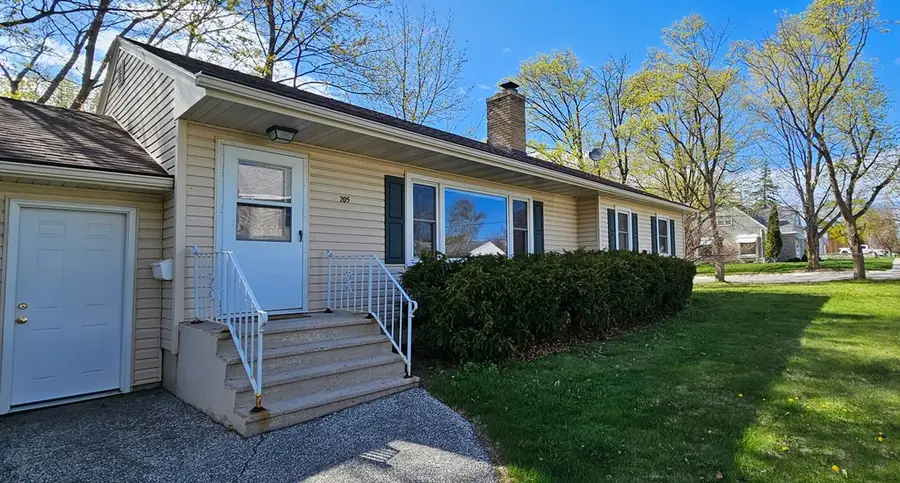 205 S 9th Ave, Sturgeon Bay, WI 54235 - #2