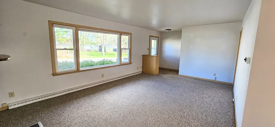205 S 9th Ave, Sturgeon Bay, WI 54235 - #3