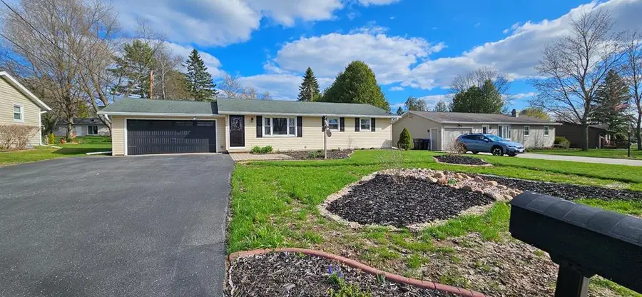 228 N 15th Dr, Sturgeon Bay, WI 54235 - #2