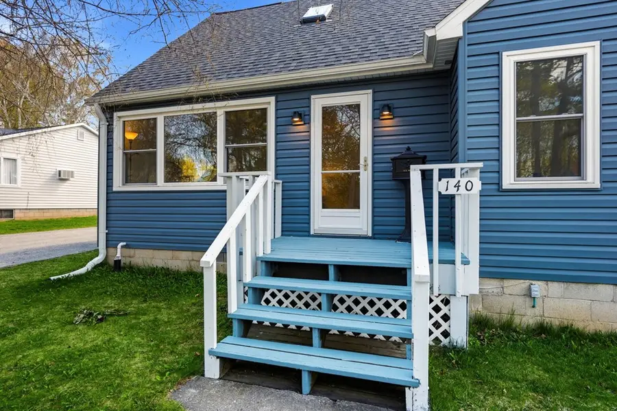 140 N 8th Pl, Sturgeon Bay, WI 54235 - #3