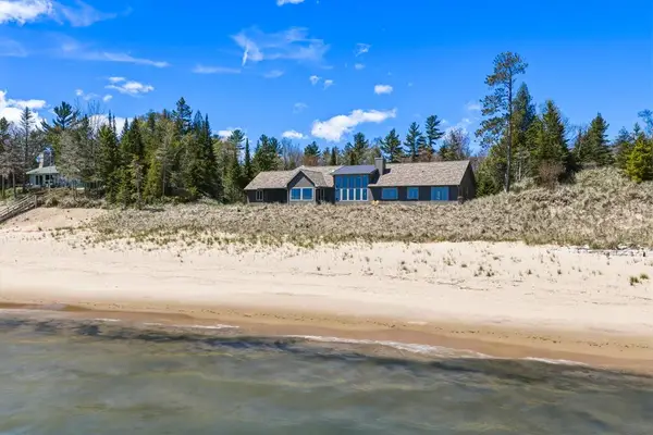 4124 Glidden Dr, Sturgeon Bay, WI 54235