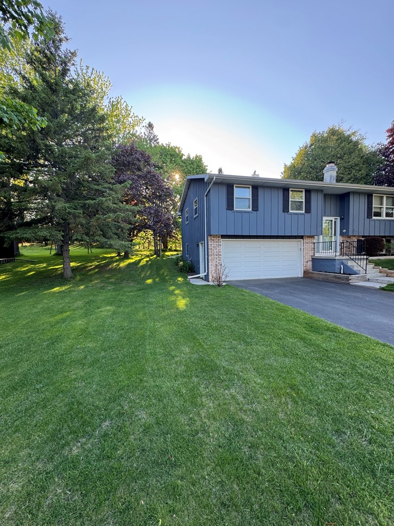 239 N 12th Ave, Sturgeon Bay, WI 54235 - #2