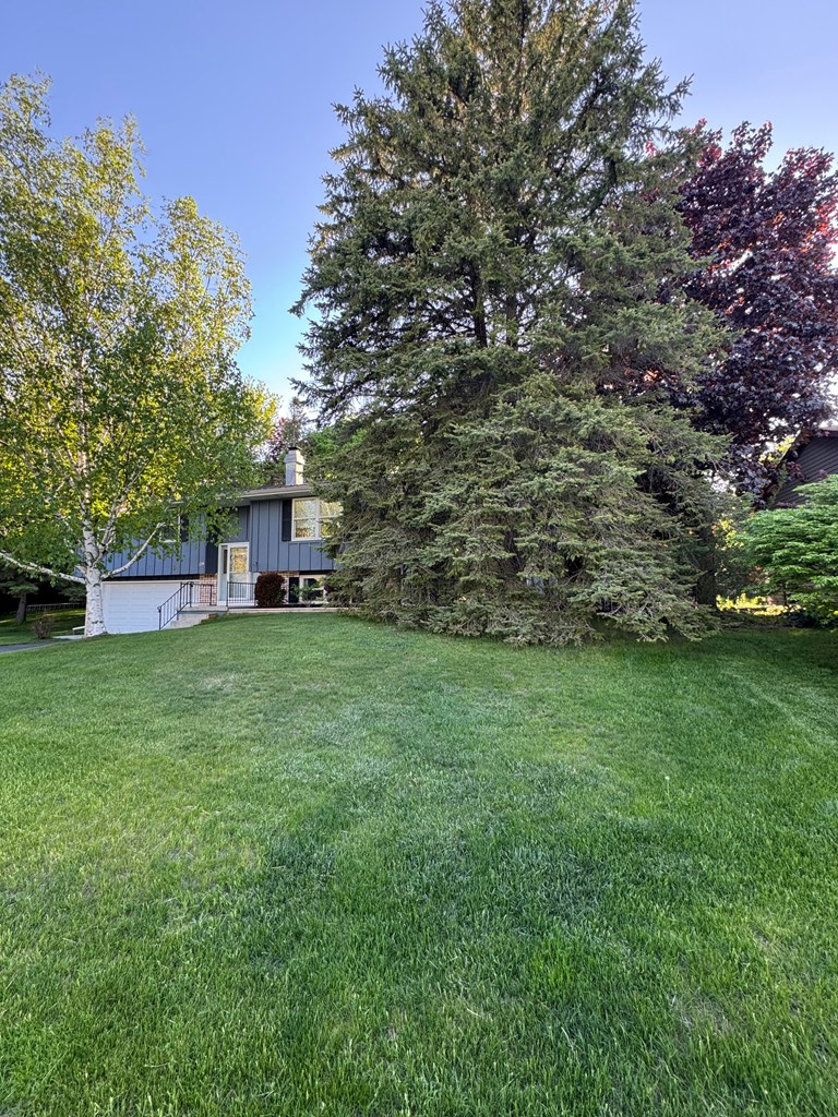 239 N 12th Ave, Sturgeon Bay, WI 54235 - #3