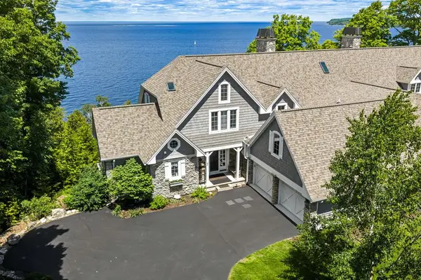 10730 Admiral Dr #201, Sister Bay, WI 54234