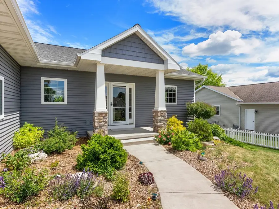 344 N 19th Ave, Sturgeon Bay, WI 54235 - #2