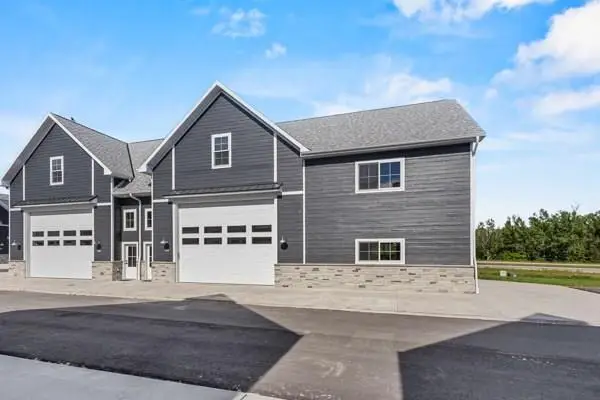 864 S 18th Ave #14, Sturgeon Bay, WI 54235