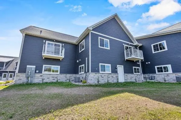 864 18th Ave #14, Sturgeon Bay, WI 54235 - #2