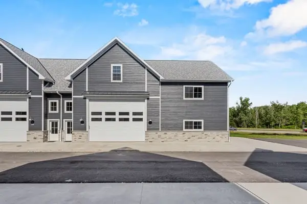 864 18th Ave #14, Sturgeon Bay, WI 54235 - #3