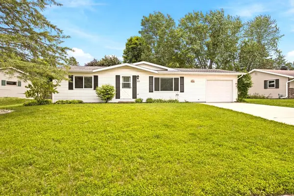 315 W Walnut Dr, Sturgeon Bay, WI 54235