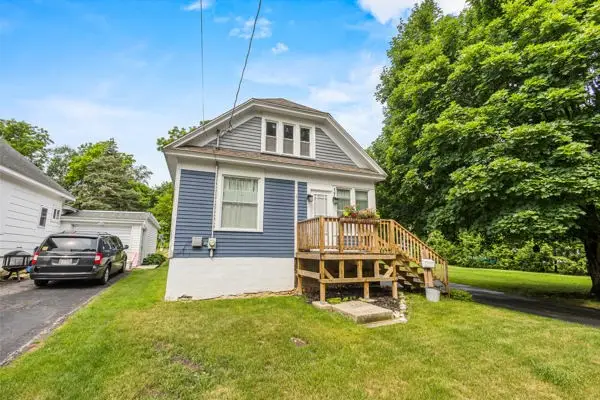 17 S Geneva Ave, Sturgeon Bay, WI 54235 - #3