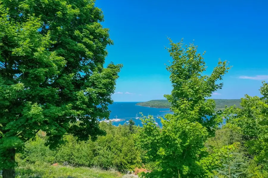 4142 Bluff Cr, Fish Creek, WI 54212 - #2