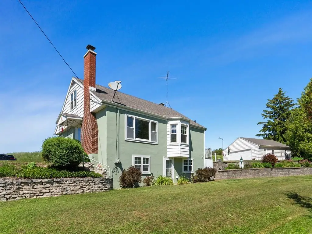 142 County Rd S, Algoma, WI 54201 - #1