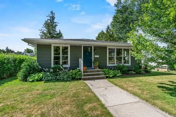 821 Rhode Island St, Sturgeon Bay, WI 54235 - #1