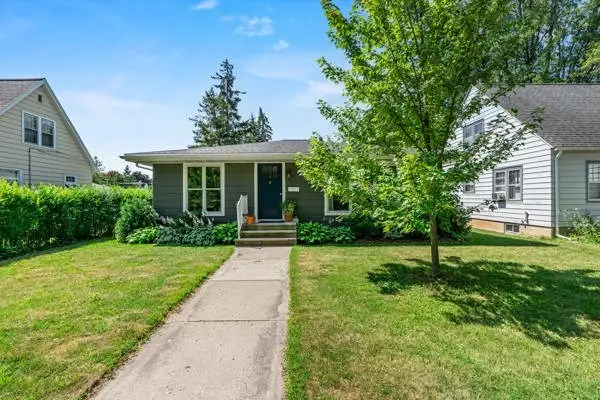 821 Rhode Island St, Sturgeon Bay, WI 54235 - #2