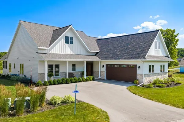 4574 Shinnecock Ct #303, Egg Harbor, WI 54209