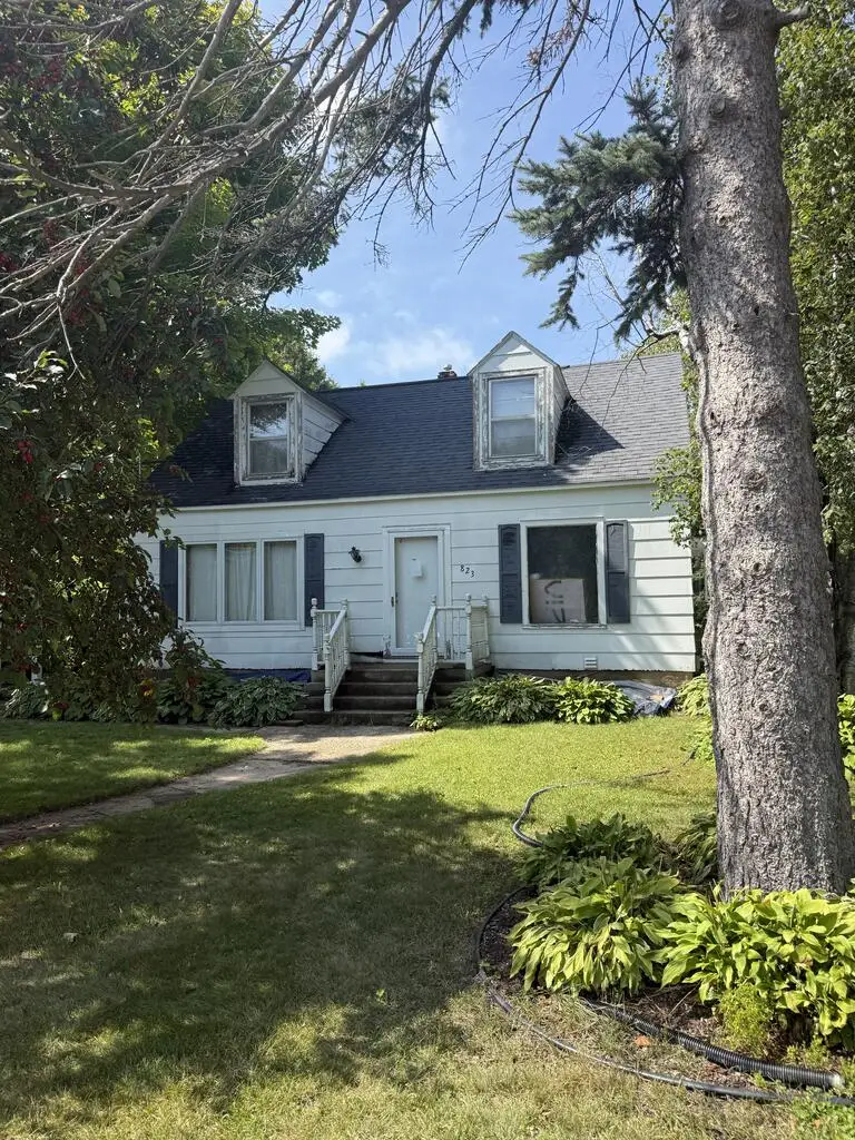 823 S 15th Ave, Sturgeon Bay, WI 54235 - #1