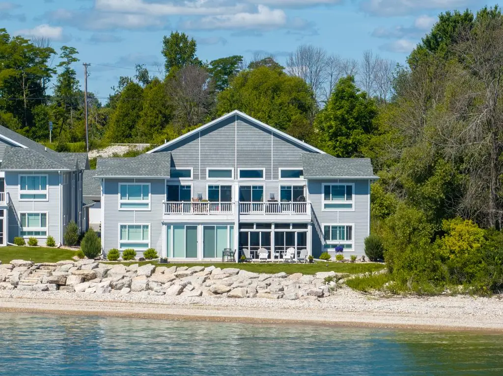 2606 Lake St #2606, Algoma, WI 54201 - #1