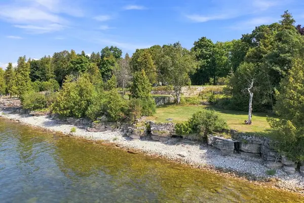 7017 Bay Shore Dr, Egg Harbor, WI 54209