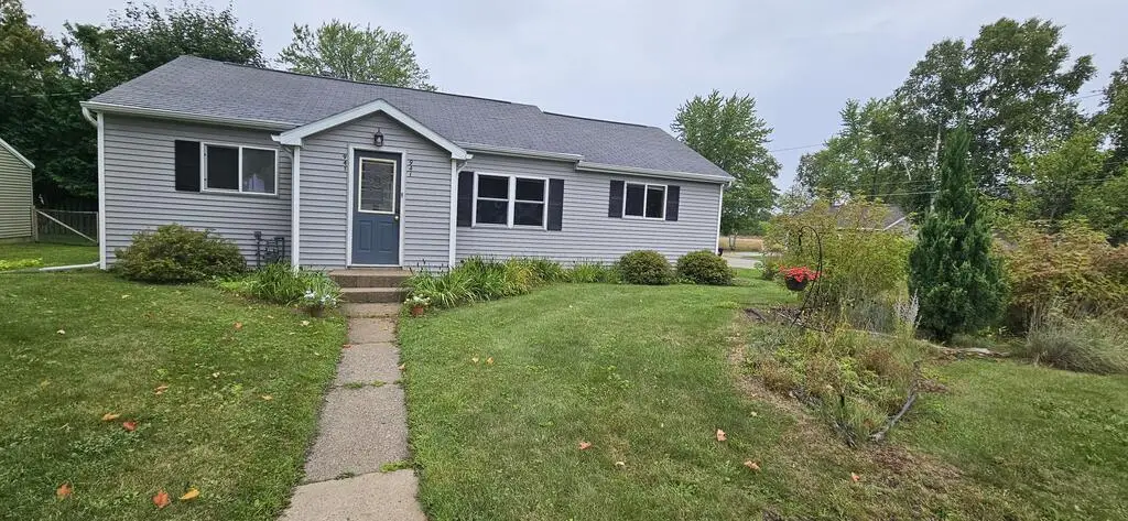941 N 7th Pl, Sturgeon Bay, WI 54235 - #1